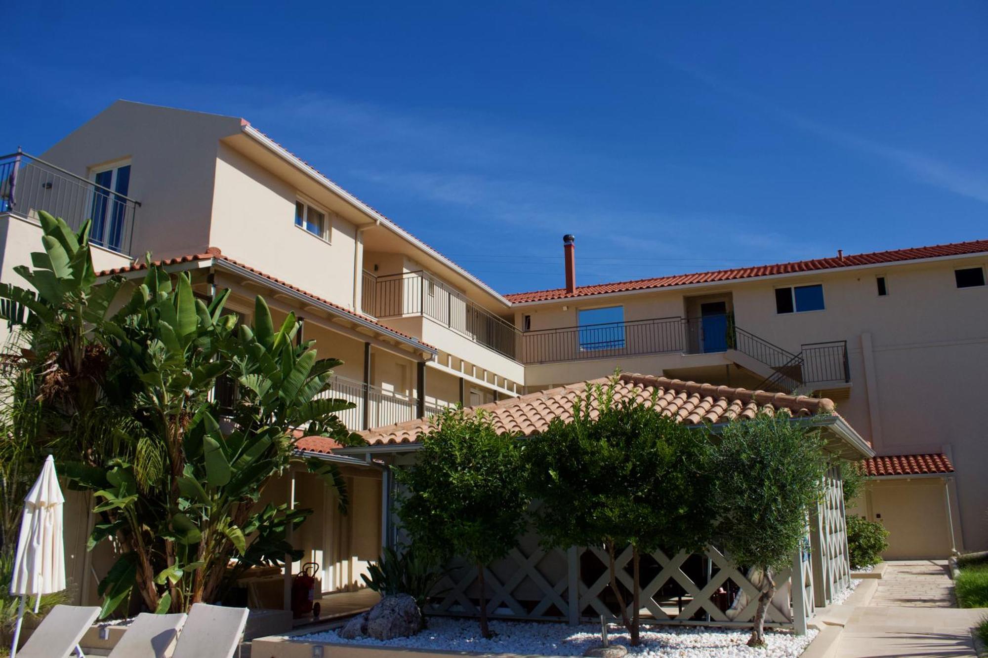 לאסי Makris Yialos Apartments מראה חיצוני תמונה