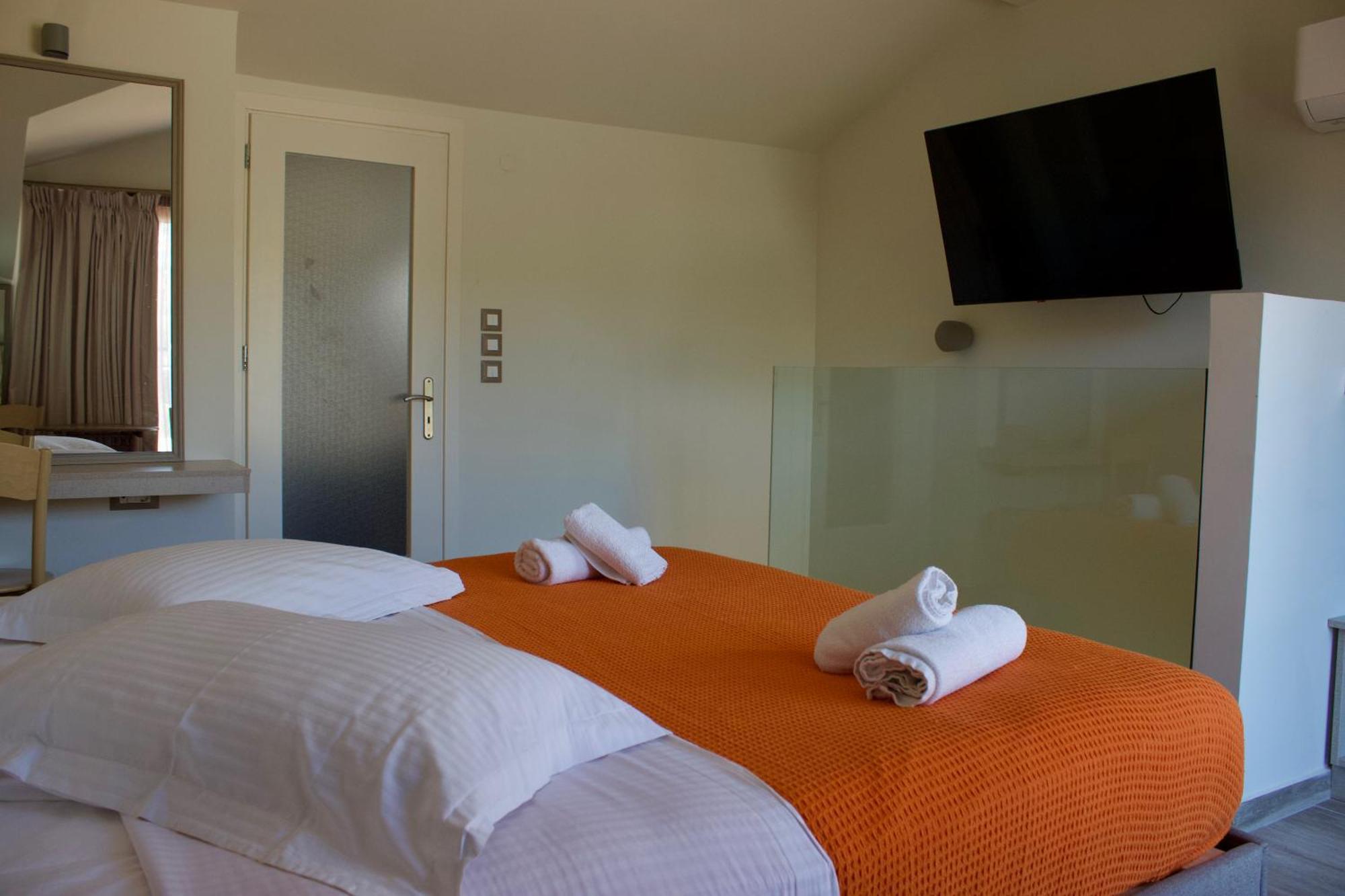 לאסי Makris Yialos Apartments מראה חיצוני תמונה
